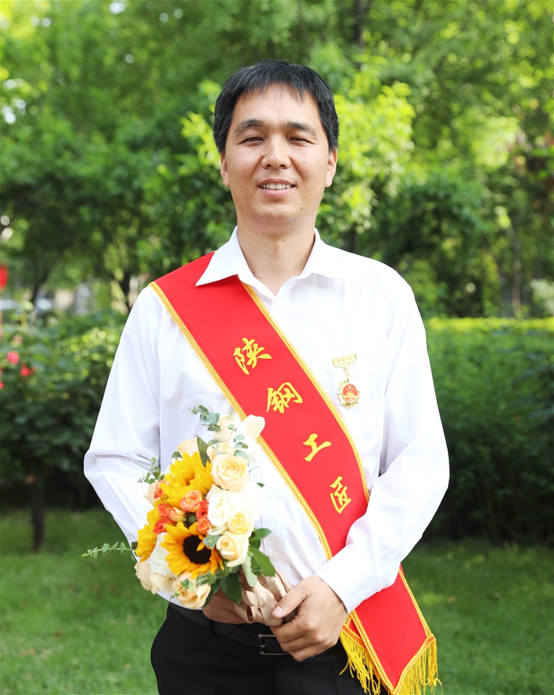 真抓实干  苦守立异初心 务虚笃行  谱写工匠华章